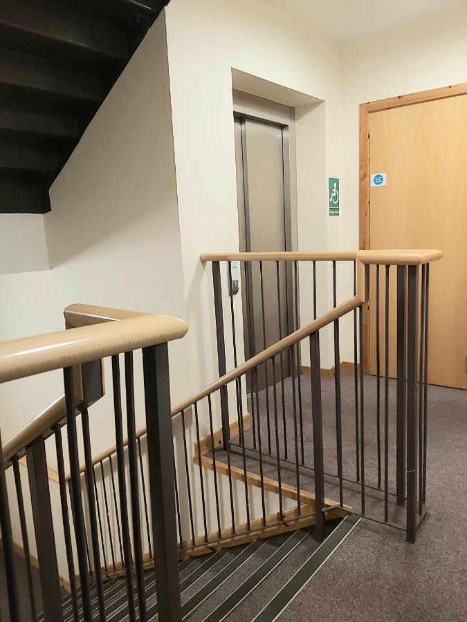 Inverness City Centre Apartment With Elevator And Google Chromecast Екстериор снимка