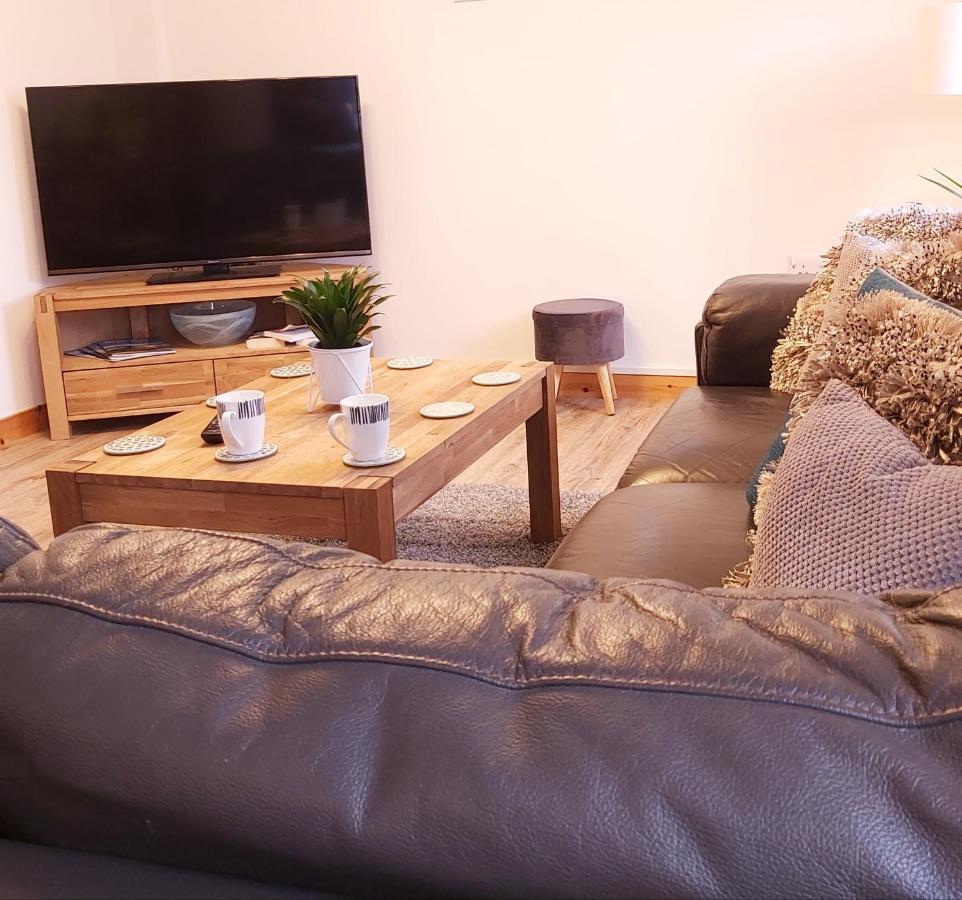 Inverness City Centre Apartment With Elevator And Google Chromecast Екстериор снимка
